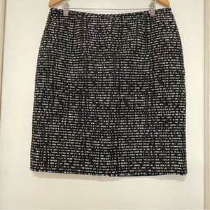 TAHARI  Black/White Woman’s Skirt Size 14